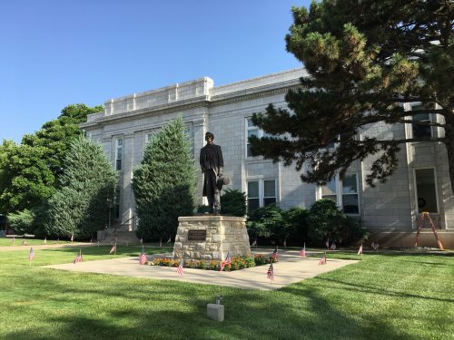 Abraham Lincoln in front of Leavenworth City Hall