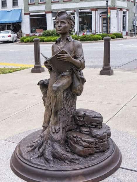 Young Abraham Lincoln statue in Bardstown, KY.